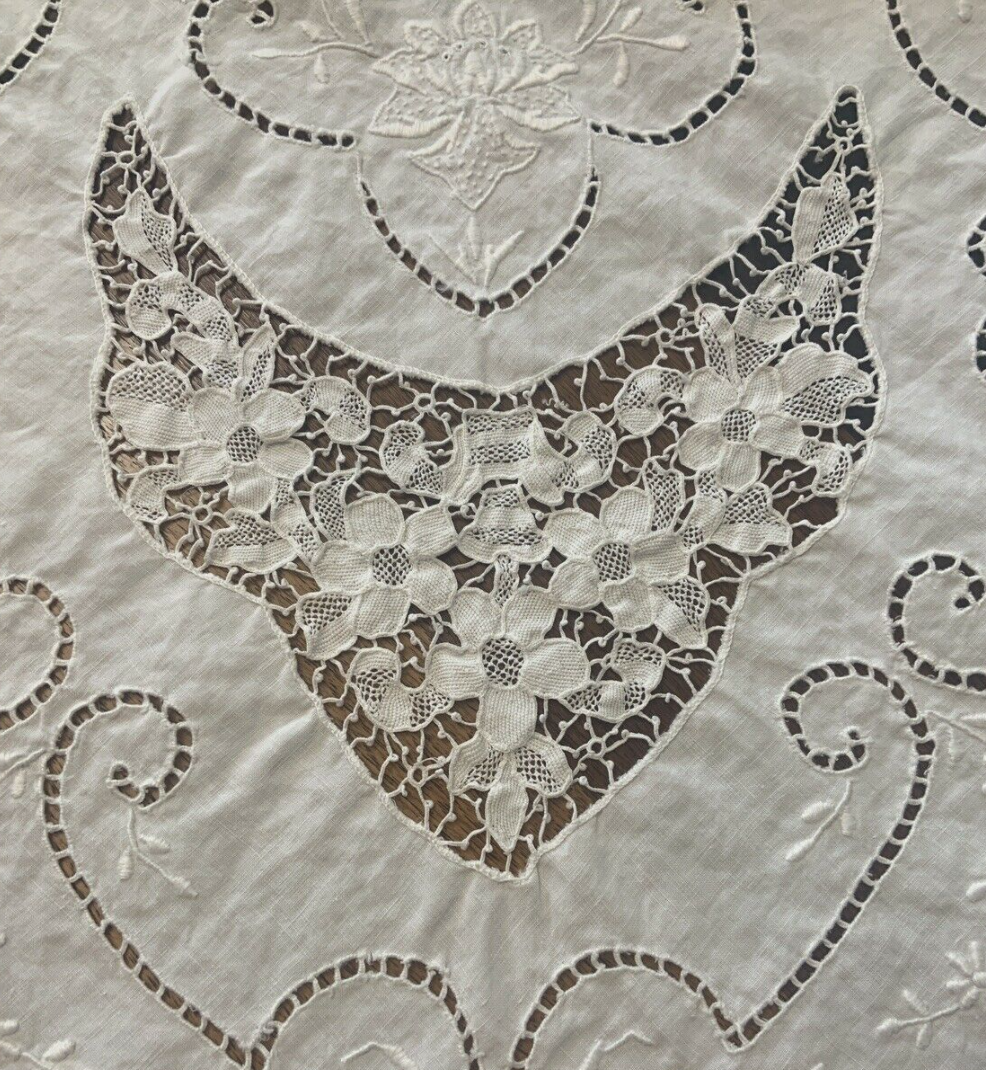 Picture of Italian lace tablecloth
